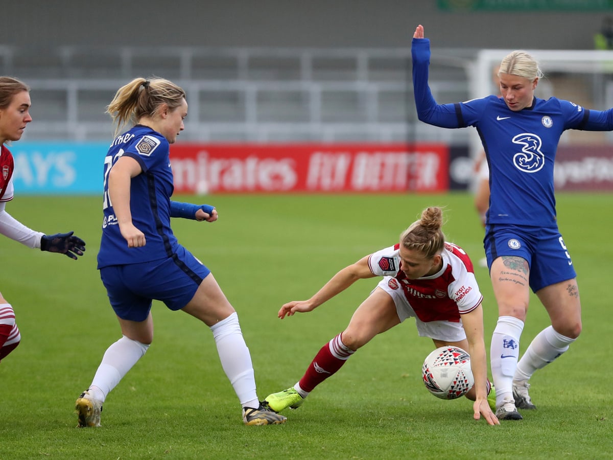 Arsenal Women and Chelsea Women battle to a stalemate after frantic&nbsp;finish